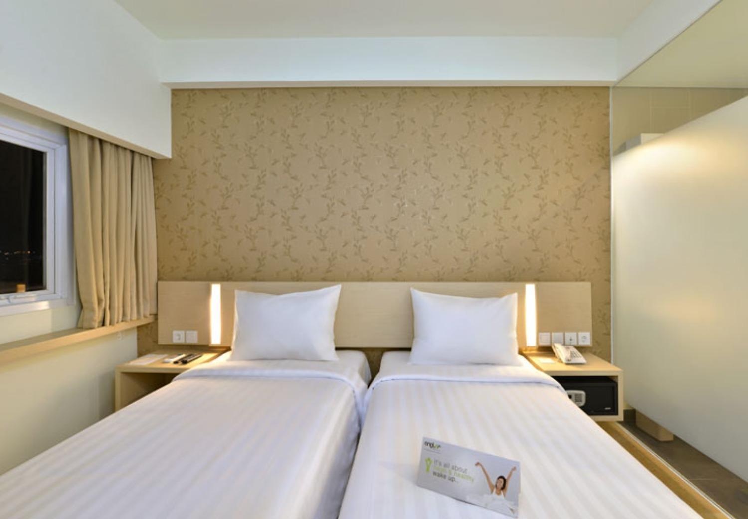 Whiz Prime Hotel Sudirman Cilacap Exterior foto